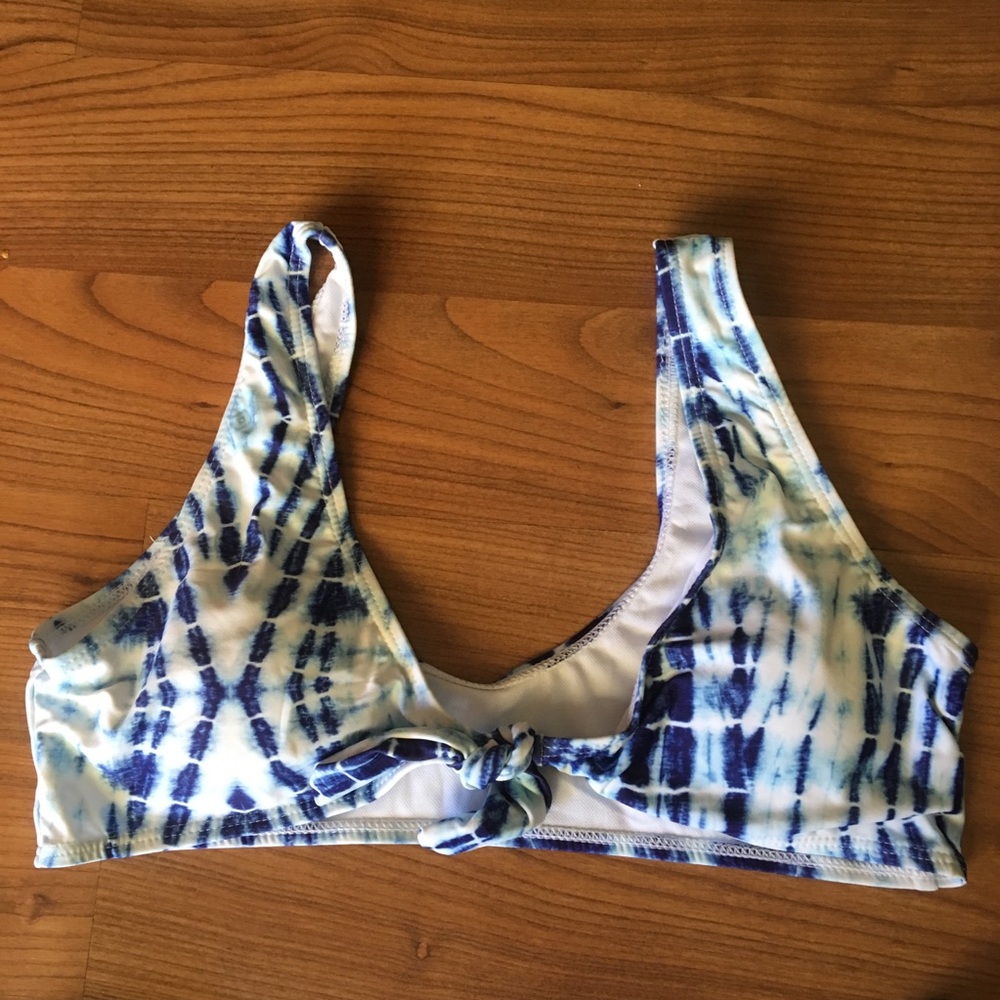 Zaful Scoop Front Knotted Tie-Dyed Bikini - Picture 4 of 6